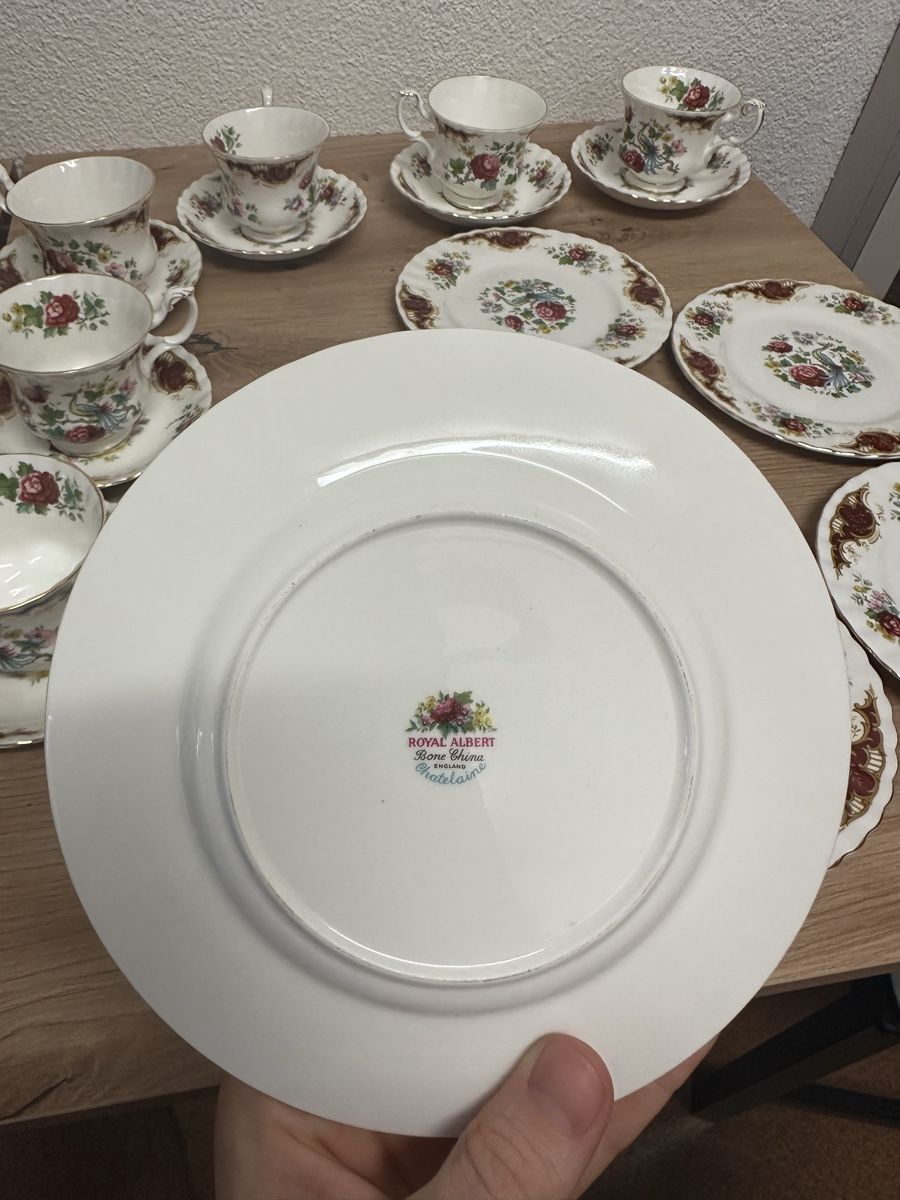 Royal Albert Set di piatti: Full (6) coffee and dessert set  – Nuovo (secondo la descrizione) da Zürich venduto da boy_5wcr 5