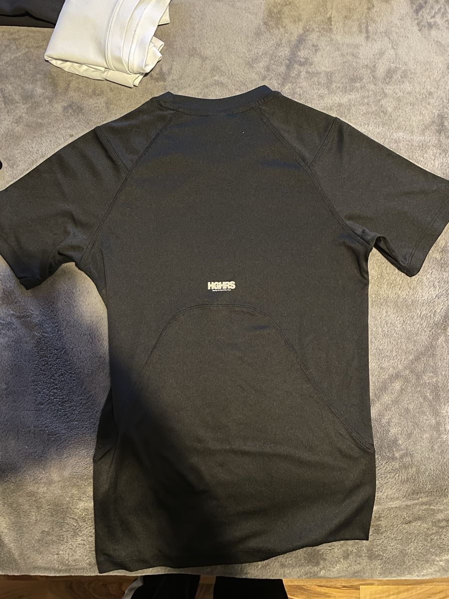 Bershka T-shirt: T-shirt technique noir Bershka – Nuovo (secondo la descrizione) da Ponts-de-Martel venduto da Manon_.brs 2