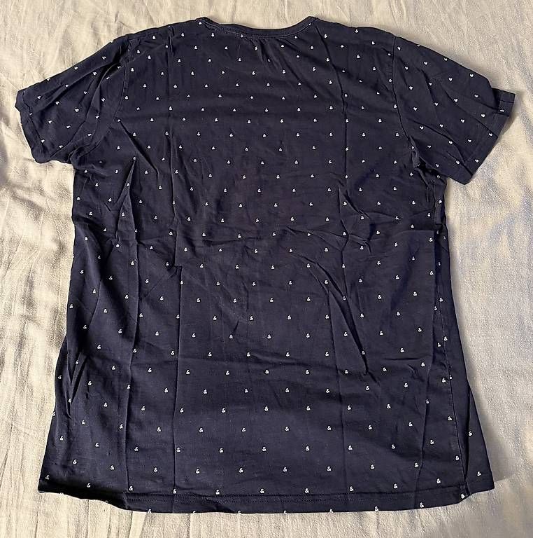 T-shirts: Jack & Jones T-Shirt dunkelblau mit Muster – D'occasion à Wädenswil par dom_pz5d 3