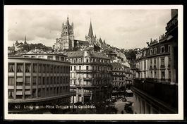 AK Lausanne, Place Centrale et la Cathédrale