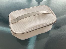 Weisses Necessaire Täschchen mit Reissverschluss, neu