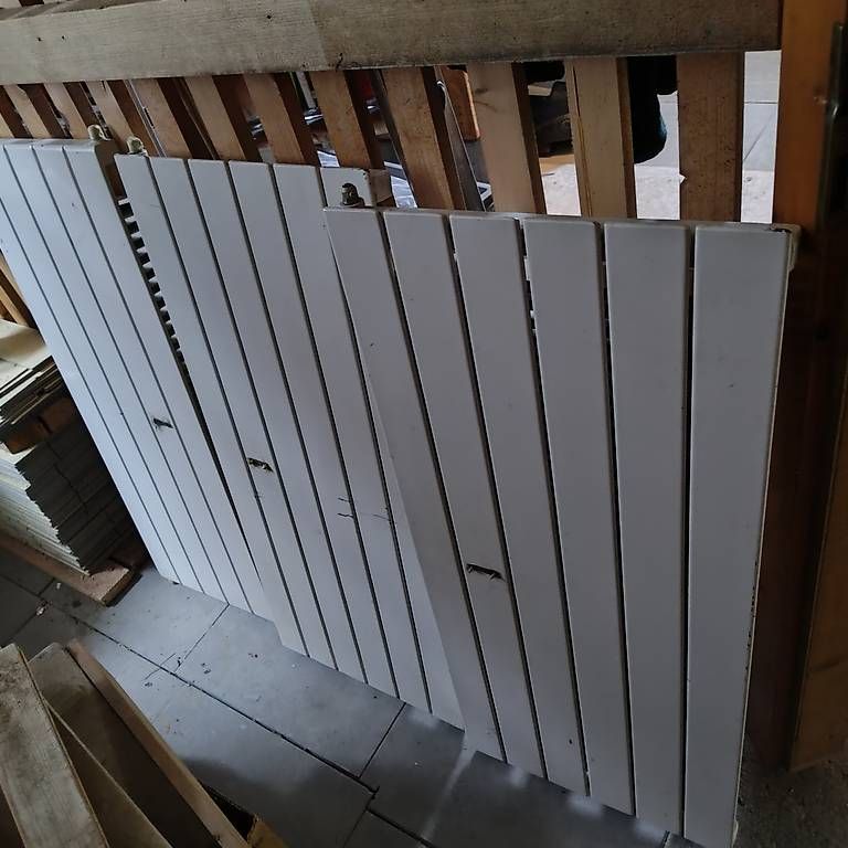 Radiatori: Heizkörper 1m×45cm – Usato da Ebnat-Kappel venduto da Schneehas20 1