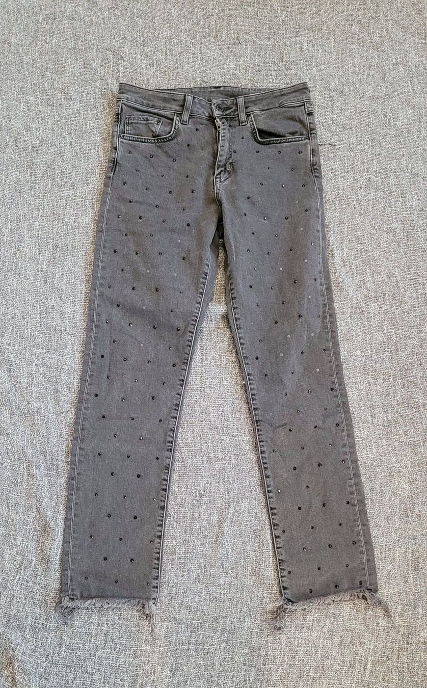 Jeans: coole Jeans in Grau mit Steinchen Gr. 29 – Usato da Füllinsdorf venduto da Sunnebliemli7 1