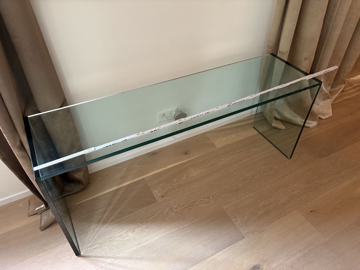 Scaffali: Glass Sideboard 144x60x38 cm  – Usato da Rifferswil venduto da Skywin01