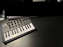 Arturia MiniLab 3 Schwarz MIDI Keyboard Controller