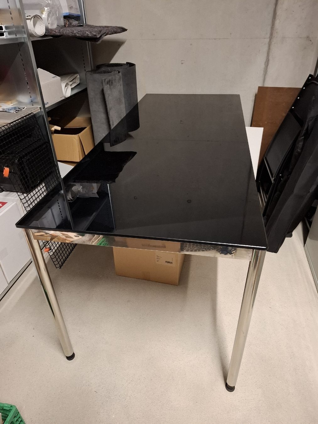 Tables: Schwarzer Glastisch – D'occasion à Arbon par ale_c85r