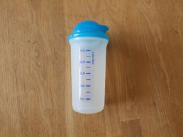 Shaker / Mixbecher / Schüttelbecher 0.5L Migros Neuwertig