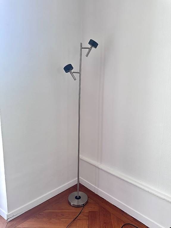 Lampade: Lampe sur pied design à deux spots orientables – Usato da Lausanne venduto da jul_v9ht 3