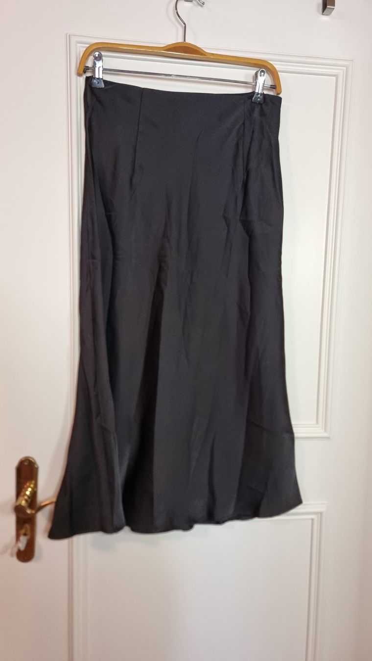 Shein Gonne: Schwarzer Satin Midi-Rock mit Schlitz Gr. 38 Elegant – Usato da Wald ZH venduto da CapLux 3