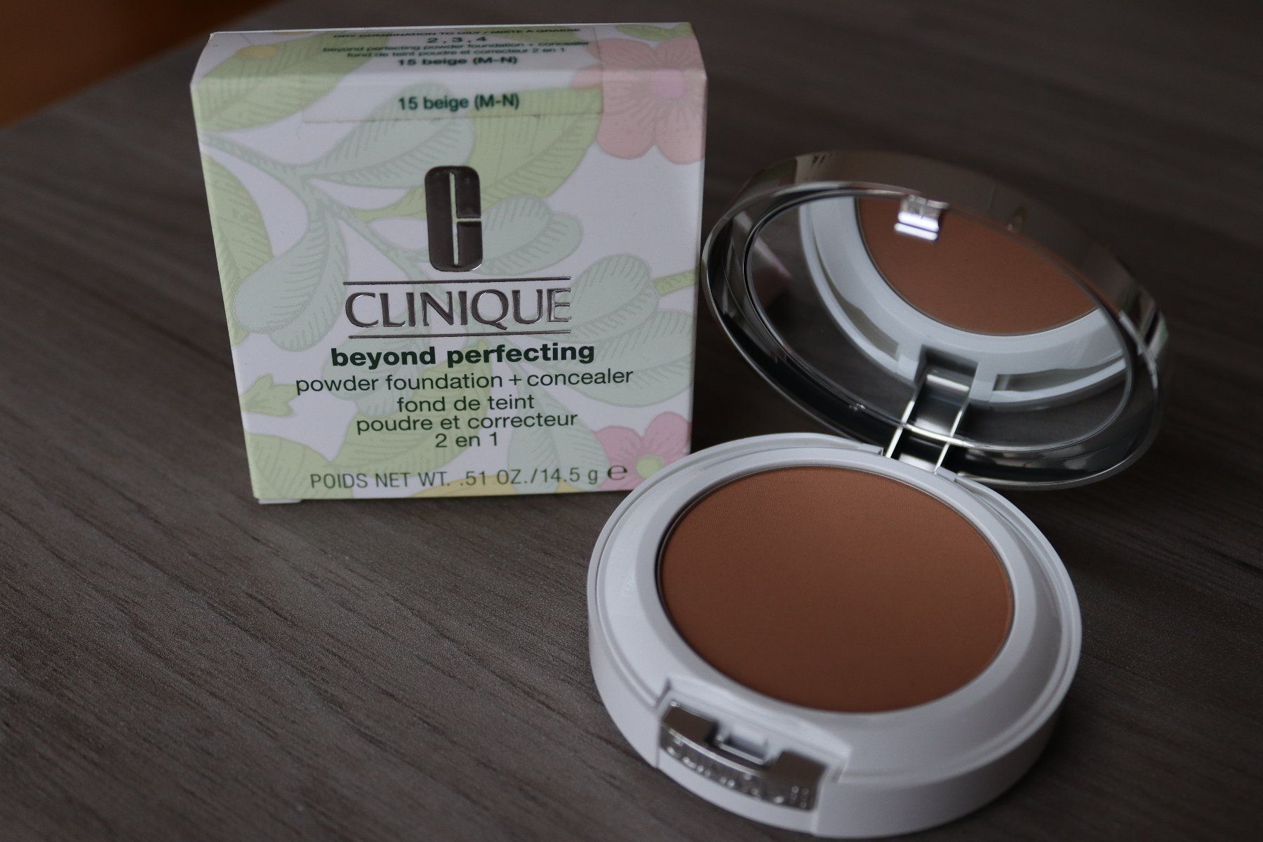 Clinique Make-up: Clinique Almost Powder Make Up 05 Medium Originalverpackt – Nuovo e nell'imballaggio originale da Dänikon ZH venduto da tug_m9b6 1