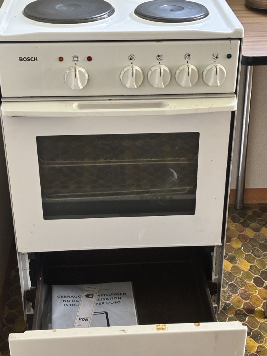 Bosch Elettrodomestici da cucina: Elektroherd Bosch weiss gebraucht – Usato da Steffisburg venduto da Go4me0