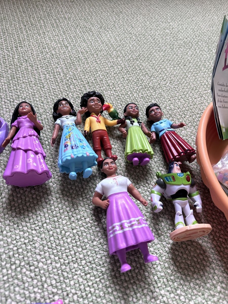 Jouets: Disney Princess & Toy Bundle – D'occasion à Bex par roopa.gorla 2