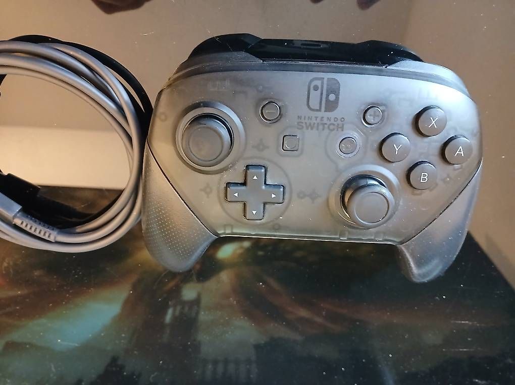 Nintendo Konsolen: Original Nintendo Switch PRO Controller – Gebraucht aus Landquart von PapaG 2