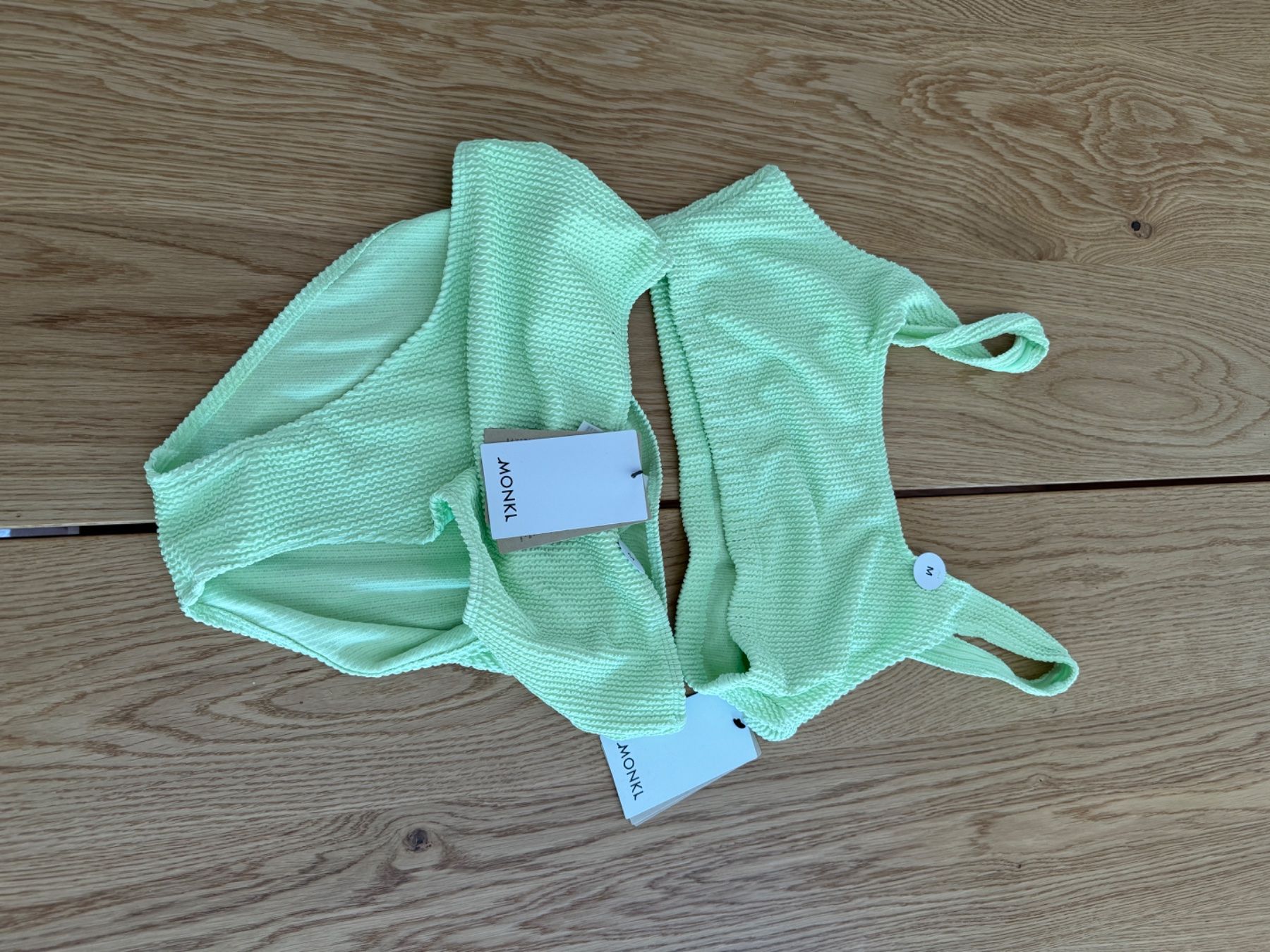 Monki Badekleider & Bikinis: Monki – Neu und originalverpackt aus Küssnacht am Rigi von pet_h97d