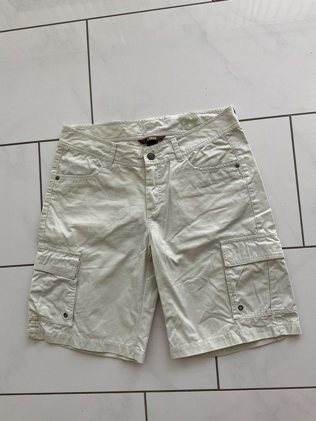 Pantaloni: Bermudas Belowzero Gr.L – Usato da Biel-Benken BL venduto da Sahra1