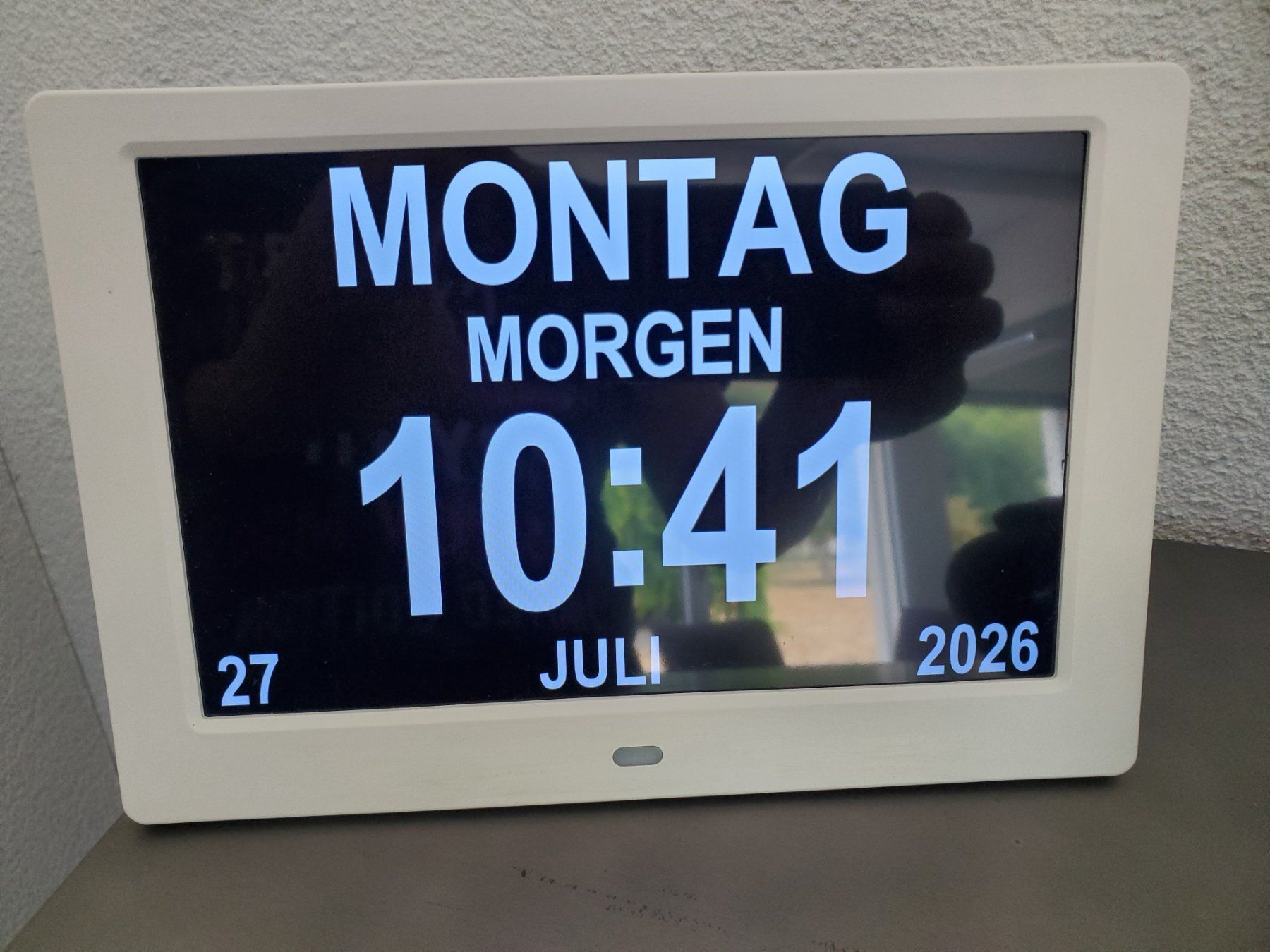 Orologi: Senioren- und Alzheimer- Kalenderuhr – Usato da Bösingen venduto da Asta0 1