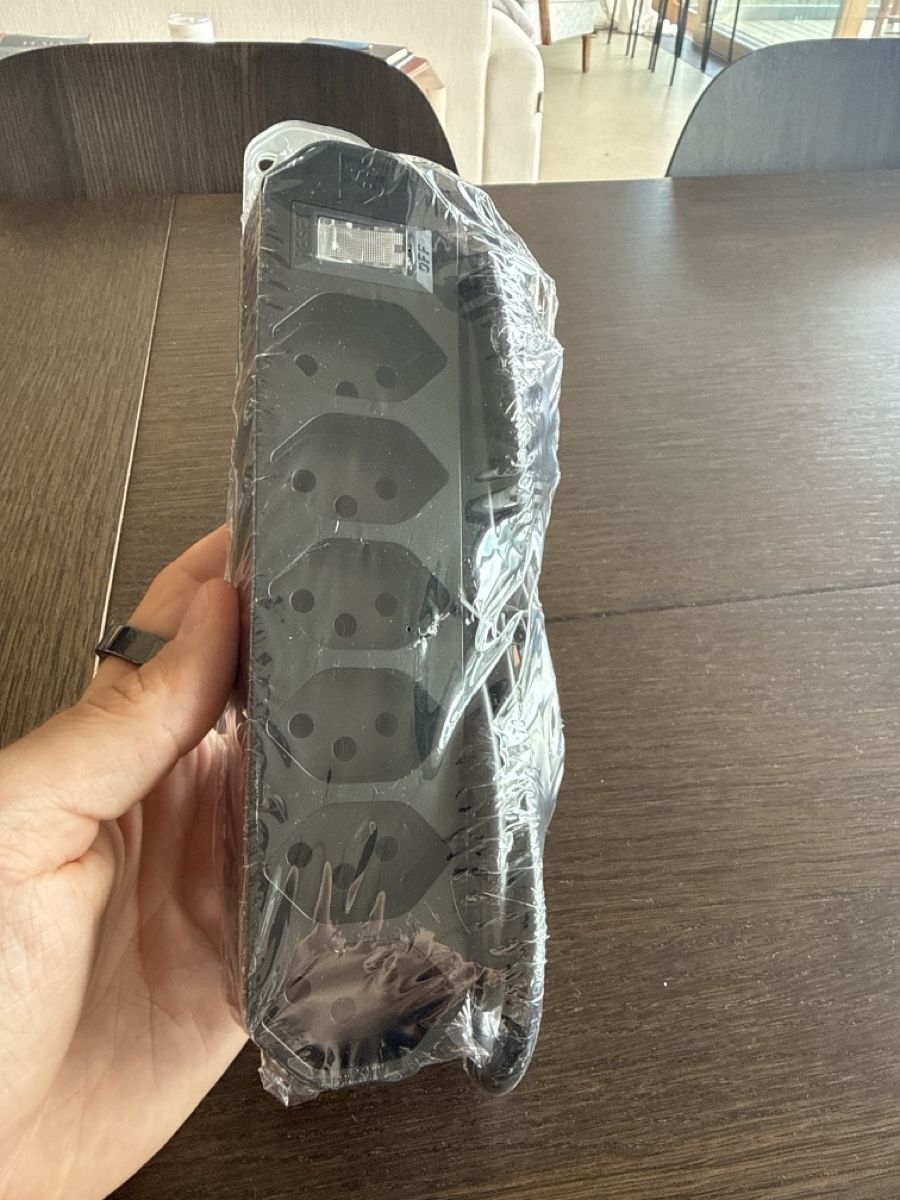 Câbles: 1.5m black cable for plugs – Neuf avec emballage d'origine à Zürich par Helmutkeller