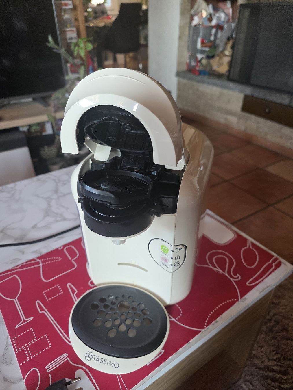 Bosch Macchine per caffè & Macchine per espresso: Bosch Tassimo cafetière couleur crème  – Usato da Carrouge VD venduto da Bogdan95 3