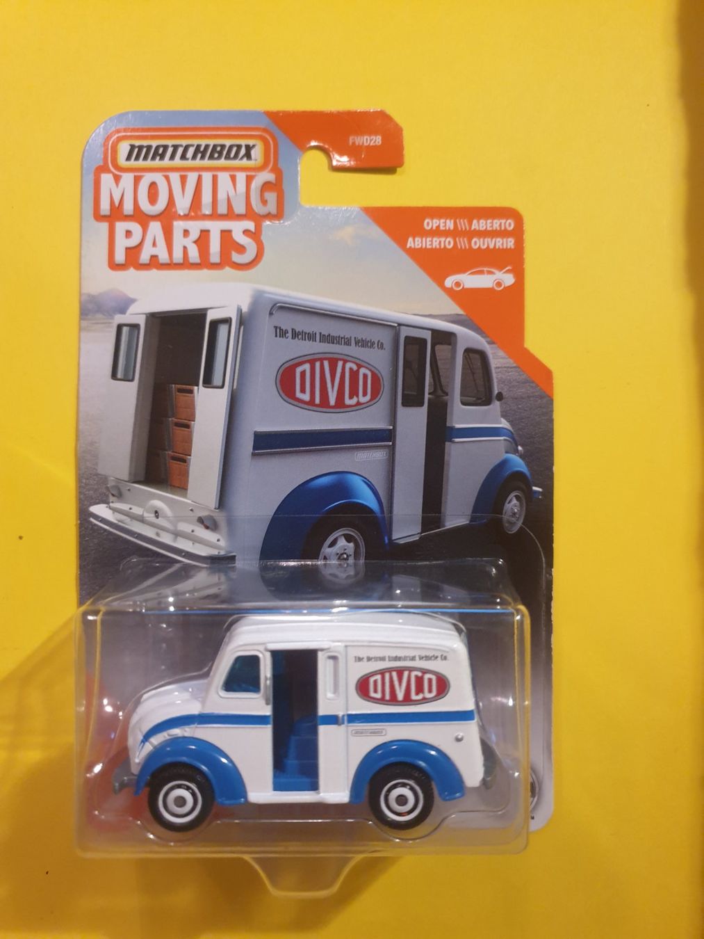 Matchbox Modellini d'auto: Matchbox DIVCO MILK TRUCK – Nuovo e nell'imballaggio originale da Oftringen venduto da Rotor