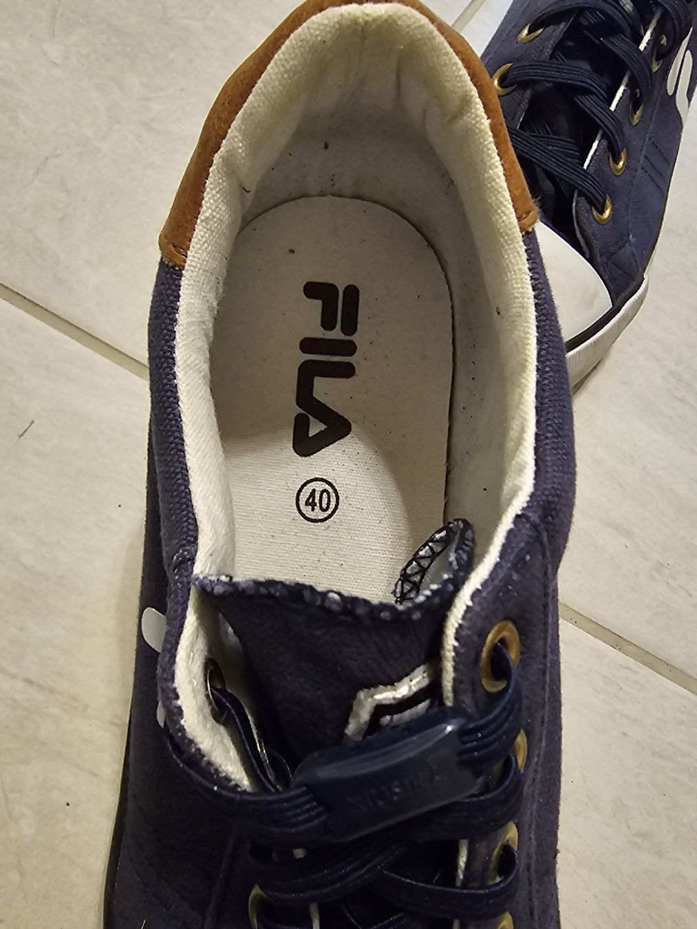 Scarpe da uomo: Fila Sneaker Gr. 40, Sommer Schuhe, Blau – Usato da Riva San Vitale venduto da Pollo01 2