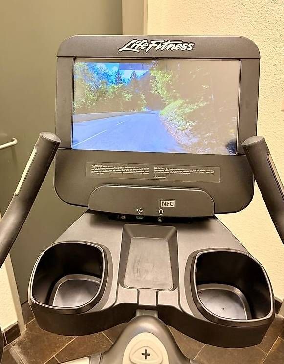 Hometrainer: Life Fitness Ergometer – Usato da Solothurn venduto da Billardo 1