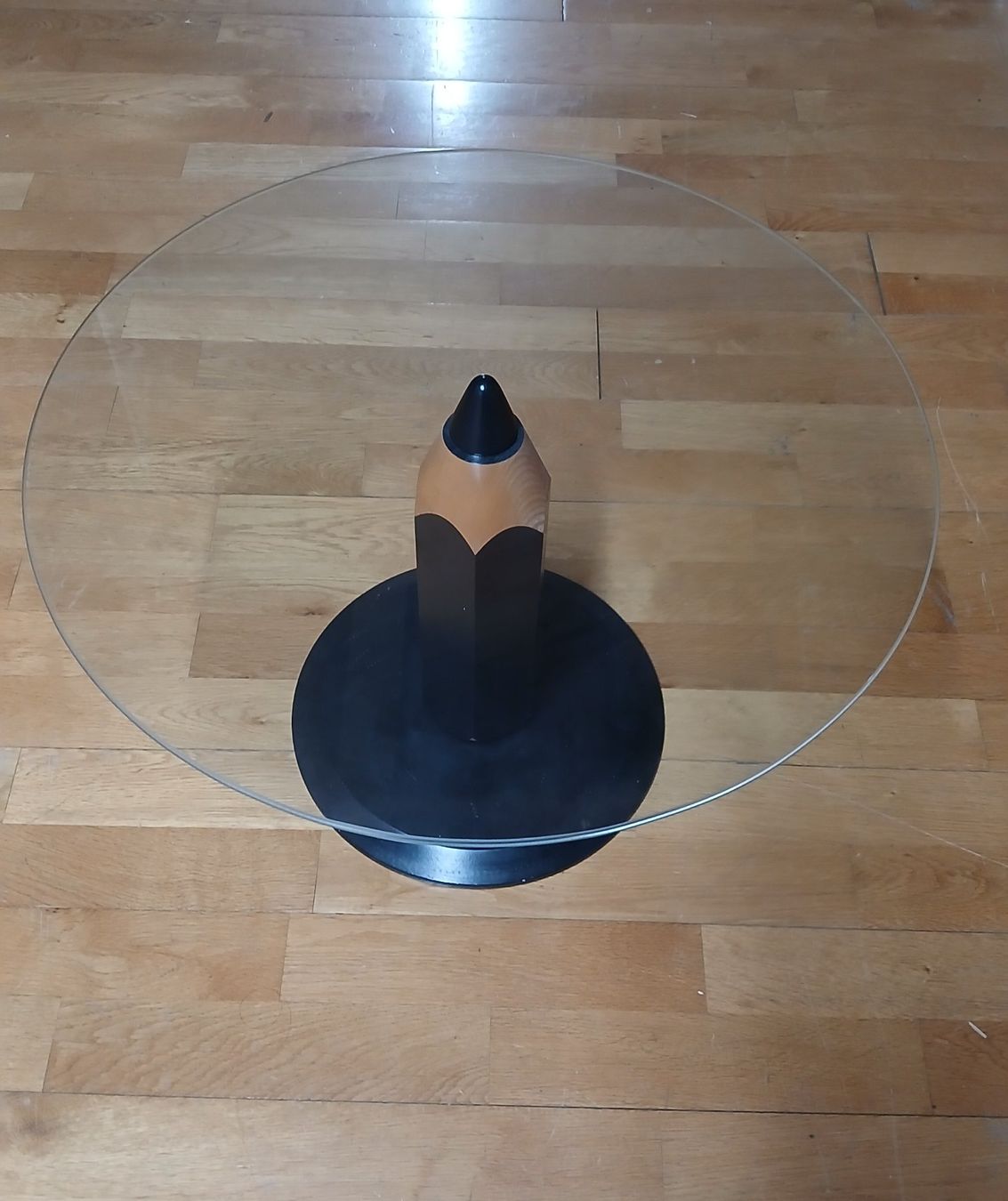 Tavoli: Couchtisch, Stift-Design mit Glasplatte – Usato da Udligenswil venduto da Quarz2002