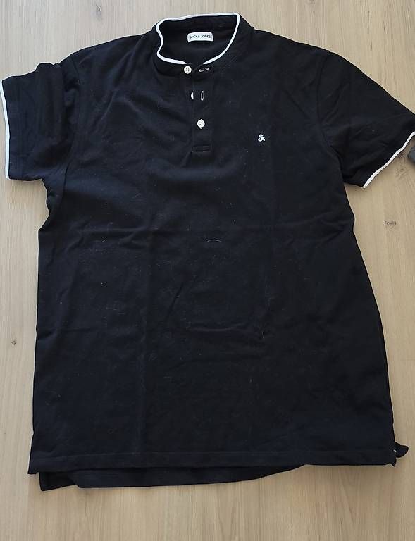 T-Shirts: 2x TShirt Gr.XL – Gebraucht aus Appenzell von San-cu 1