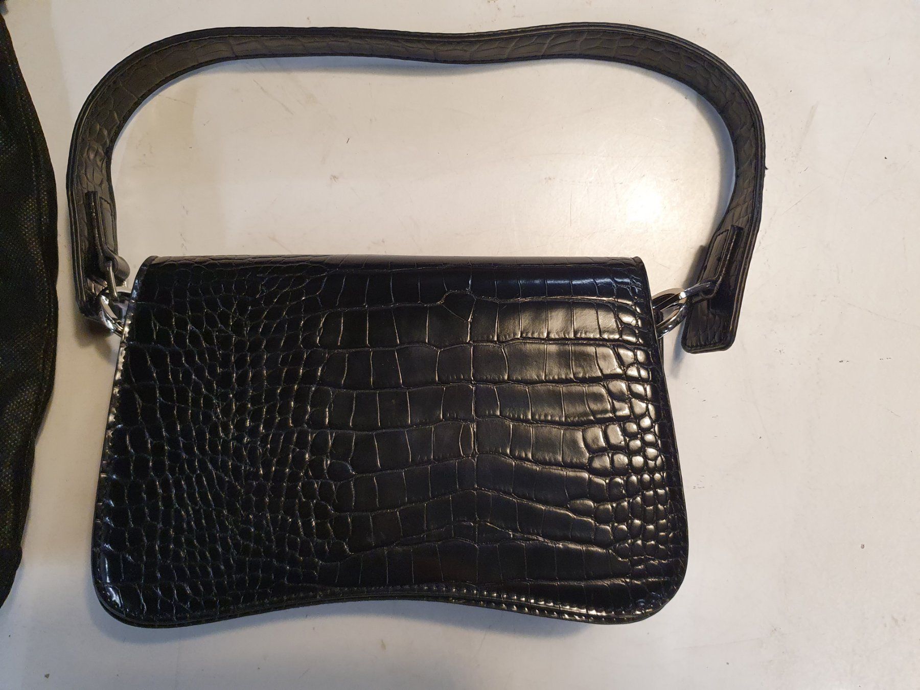 Sisley Borse da donna: Sisley Damenhandtasche schwarz – Usato da Zürich venduto da dialout 1