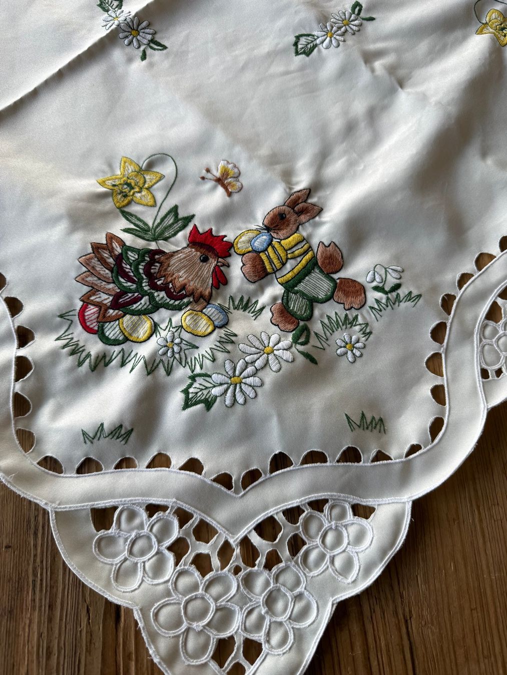Altra biancheria da tavola: Neu Tischdecke Ostern 84 x 84 cm – Nuovo (secondo la descrizione) da Kirchdorf AG venduto da coco123 3
