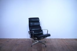 Vitra Eames Soft Pad Lounge Chair EA222 Leder nero