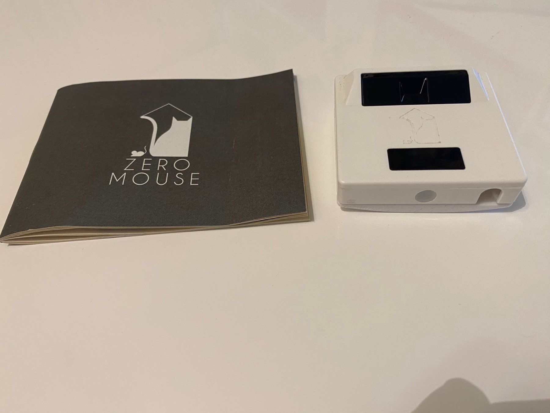 Chatières: Zero Mouse 2.0 / Blockiert Katzenklappe mit Maus/Vogel etc. – D'occasion à Domat Ems par Domatems