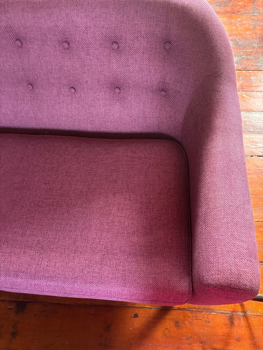 Sofas: violettes Sofa – Gebraucht aus Basel von han_2vf6 1