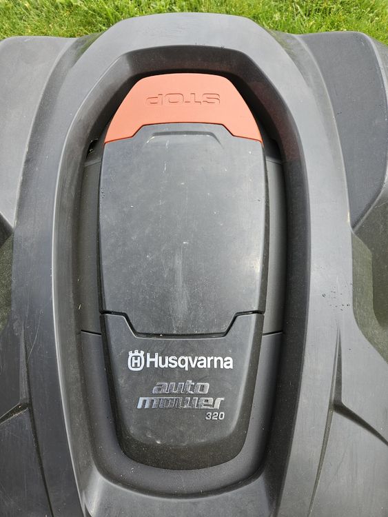 Husquarna Automower 320 mit Garage als Dockingstation | Kaufen auf Ricardo
