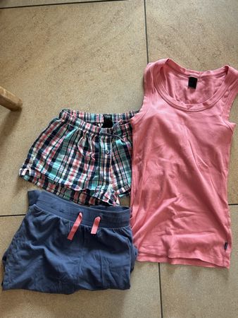 Pyjama Set: Top, Shorts & Hose, Gr. 128, Top Zustand!