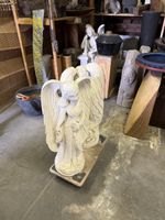 Zwei Engel Skulpturen aus Stein hell guter Zustand