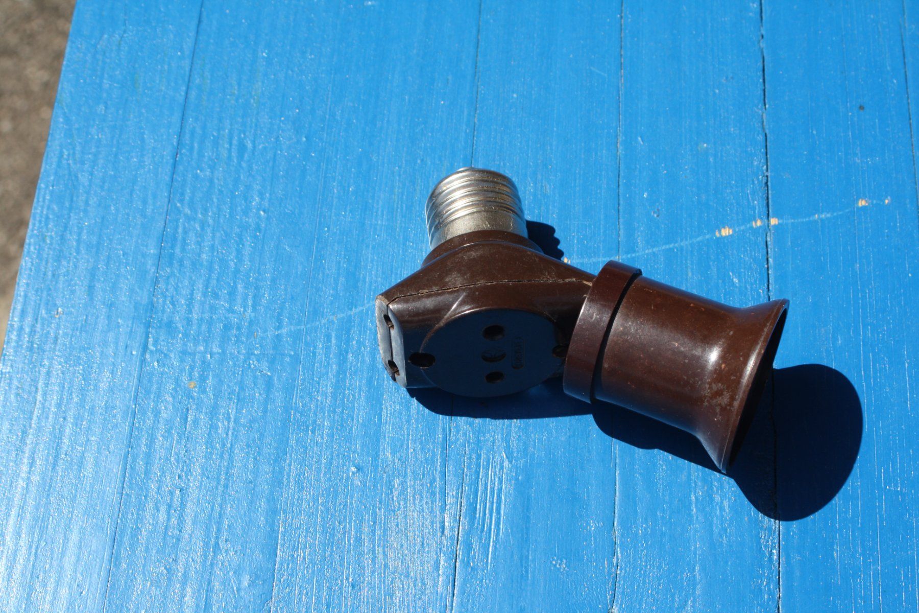 Alimentation électrique: STROMDIEB MIT E27 STECKFASSUNG – D'occasion à Wauwil par Pneuedy 6