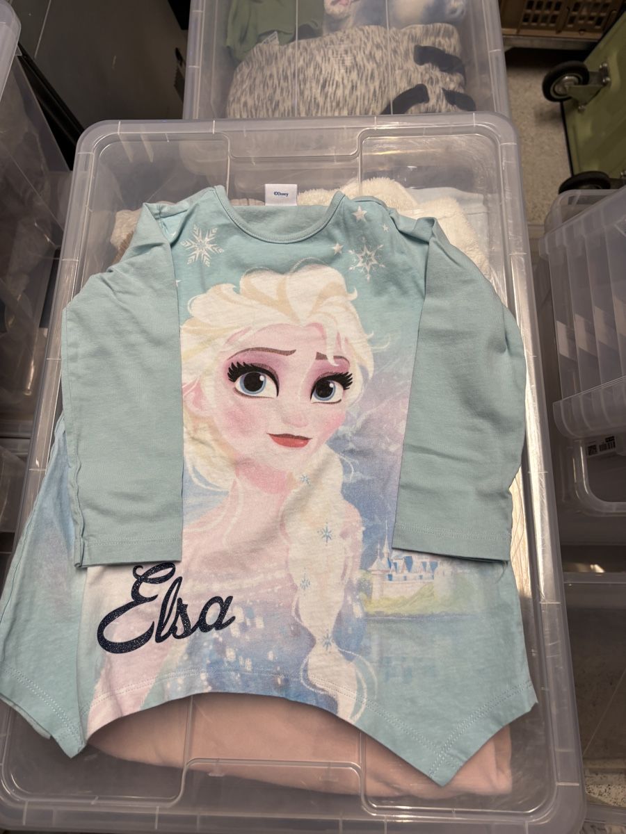 Lotti & Set di vestiti: Süsses Frozen Set Grösse 92/98 – Usato da Wangen an der Aare venduto da Semadeni13 1