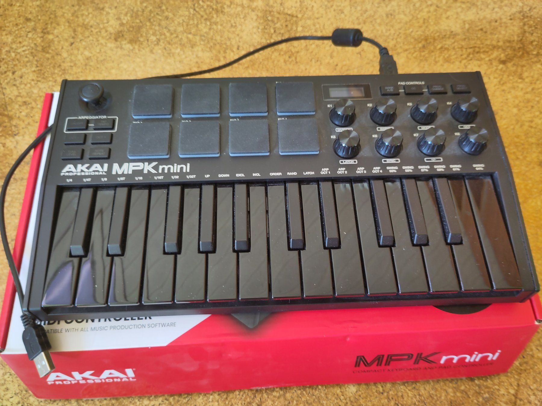 Strumenti musicali: AKAI MPK Mini Special Edition Black – Nuovo (secondo la descrizione) da Grüningen venduto da windwaker