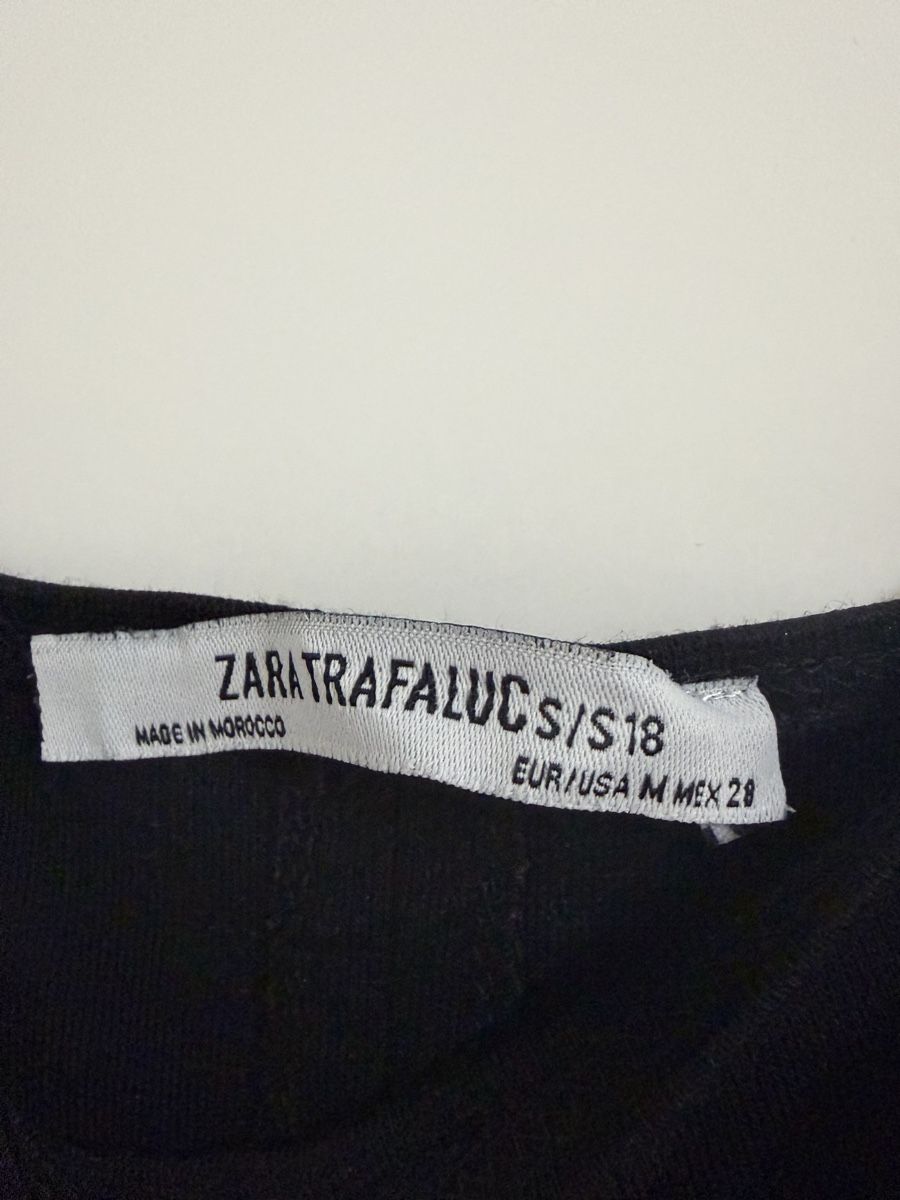 Robes: Robe noire moulante sans manches – D'occasion à Monthey par Sevdije.Kololli 2