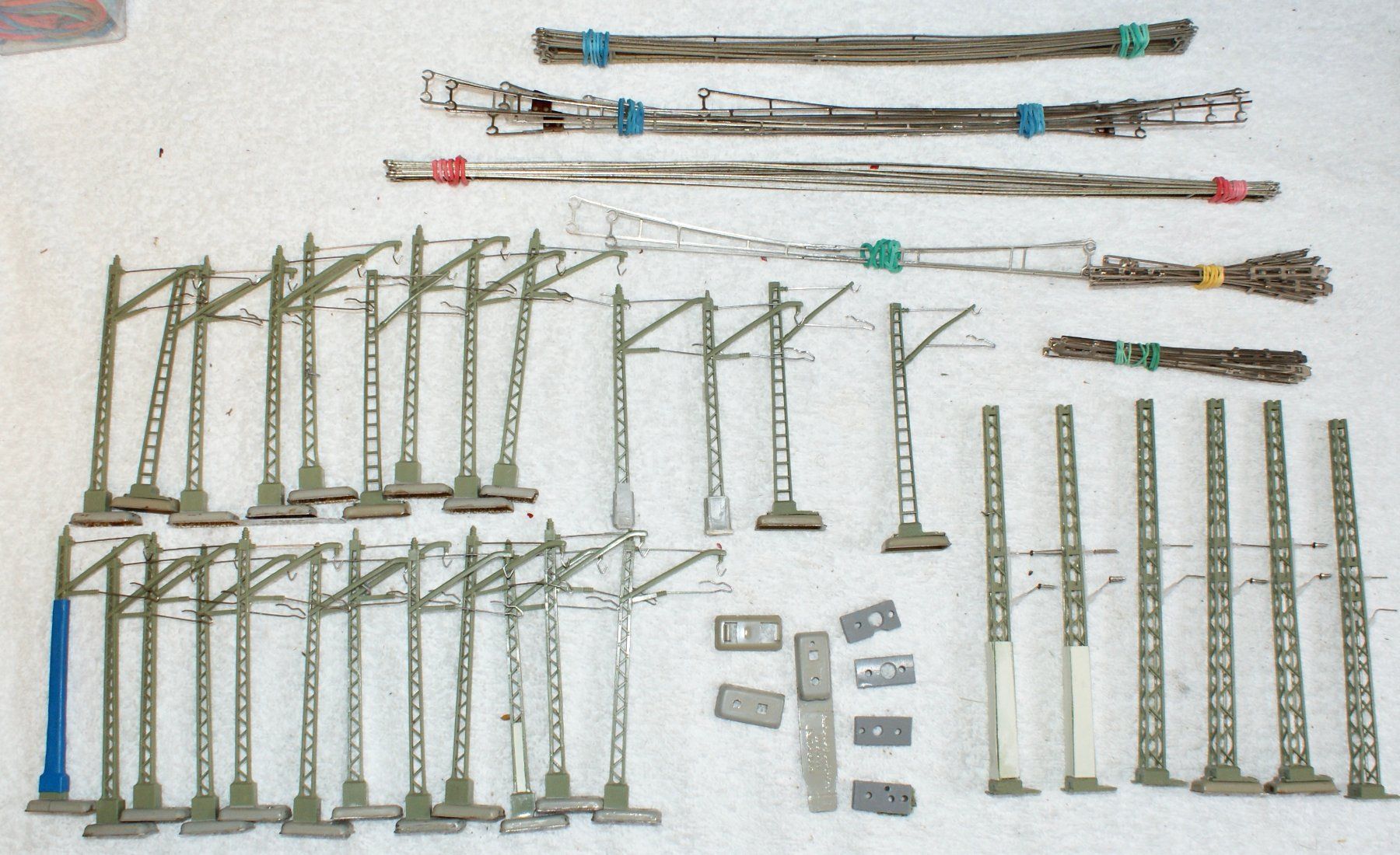 Märklin Modellini di ferrovie: Lot de caténaires et poteaux Marklin – Usato da Morrens VD venduto da alain50 1