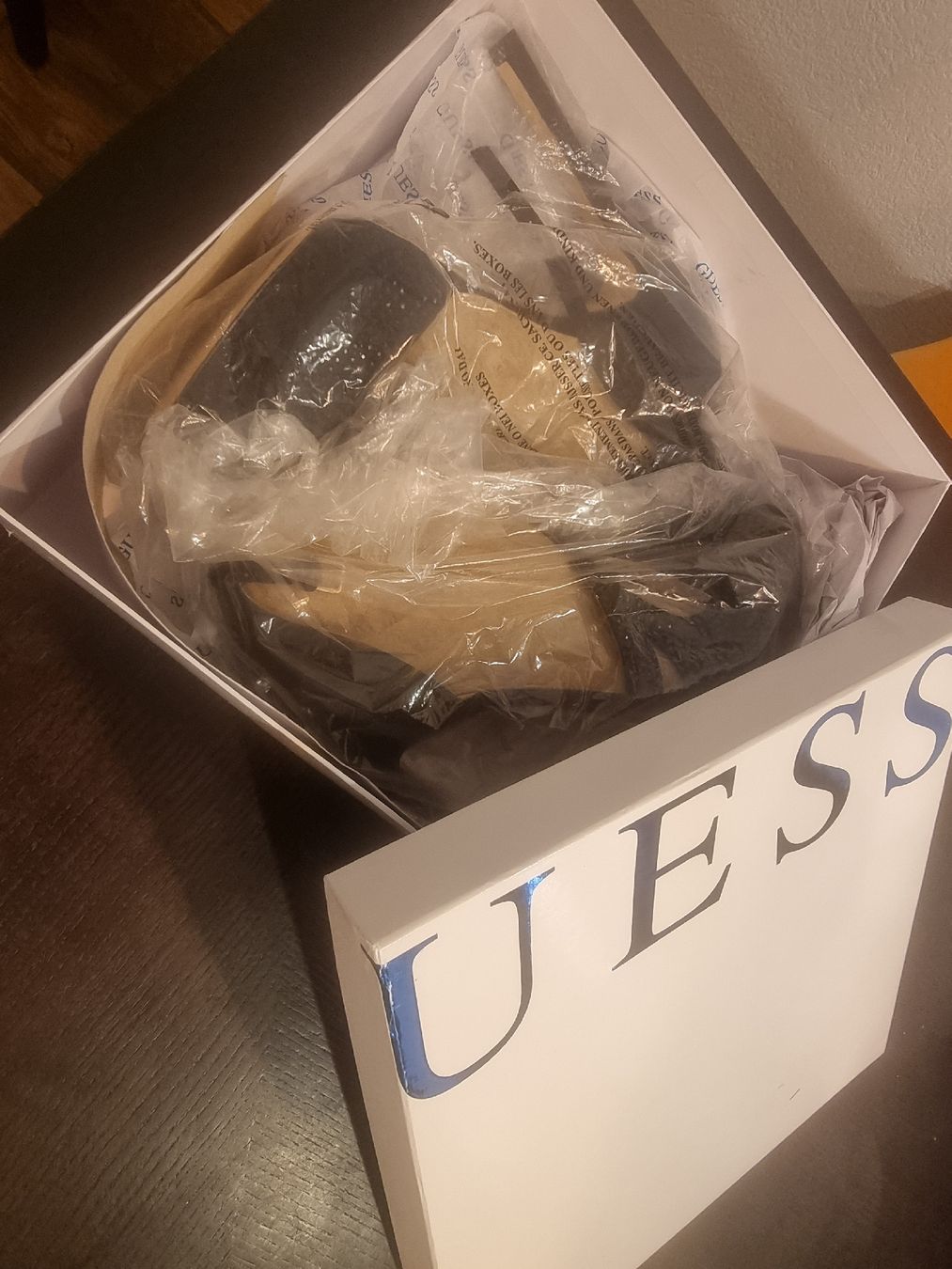Guess Scarpe da donna: New Guess Finnee High Heels Gr.40 – Nuovo (secondo la descrizione) da Uetikon am See venduto da car_tgt8 4