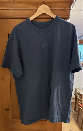 NIKE Shirt  The Nike Tee Loose Fit Grösse XL