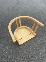 Neuwertiger Davoser - Kindersitz aus Holz für Schlitten
