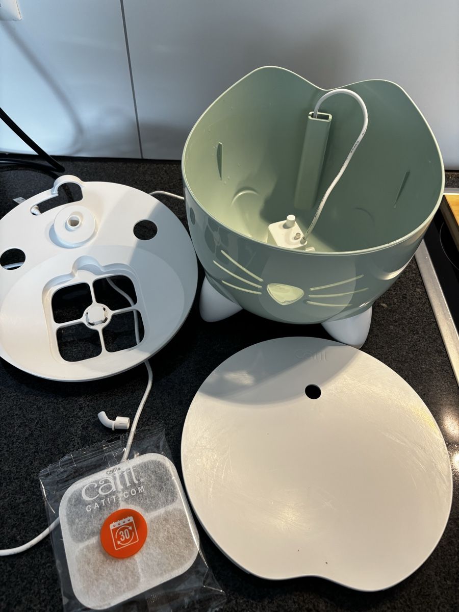 Stagni & Fontane ornamentali: Catit PIXI Trinkbrunnen – Usato da Schaffhausen venduto da Januanar