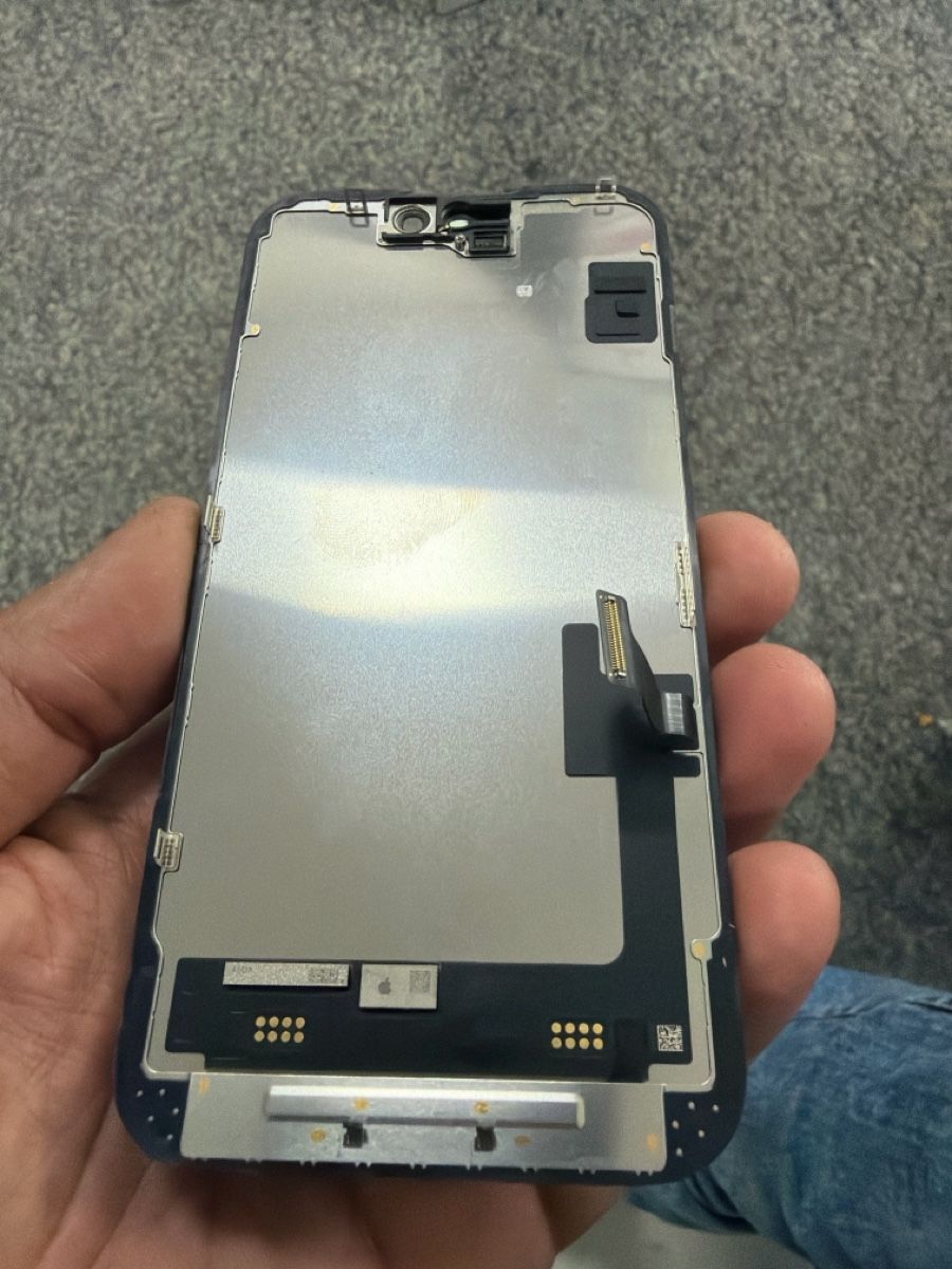 Apple Telefoni cellulari / Smartphones: iPhone 15 original - uniquement écran cassé – Difettoso da Bulle venduto da Nghost 1