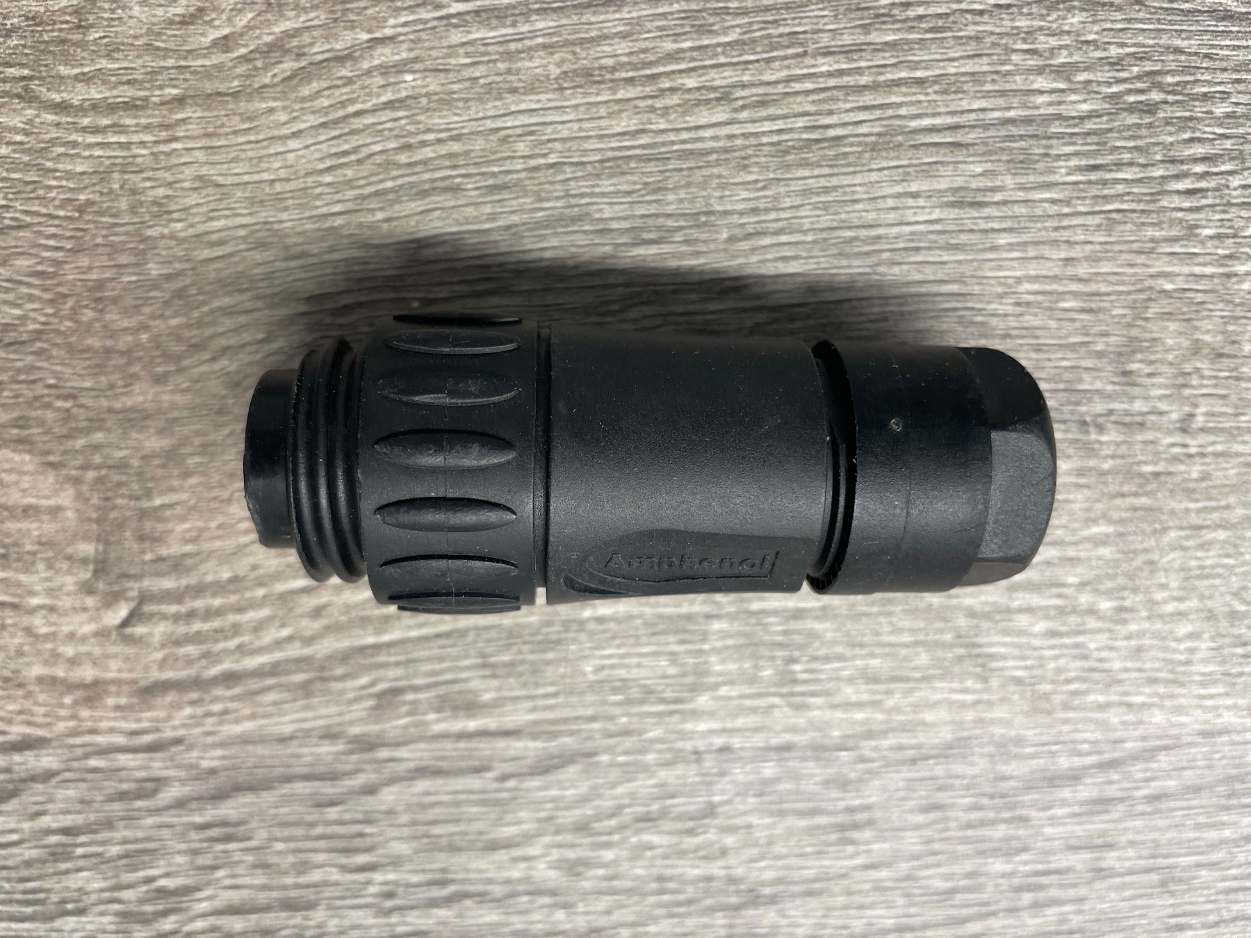 Componenti elettronici: Amphenol Stecker – Nuovo e nell'imballaggio originale da Berikon venduto da Gizimo