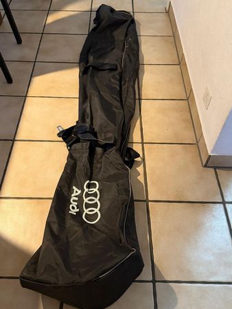Audi Skisack für mehrere Paar Ski mit Befestigungsgurt