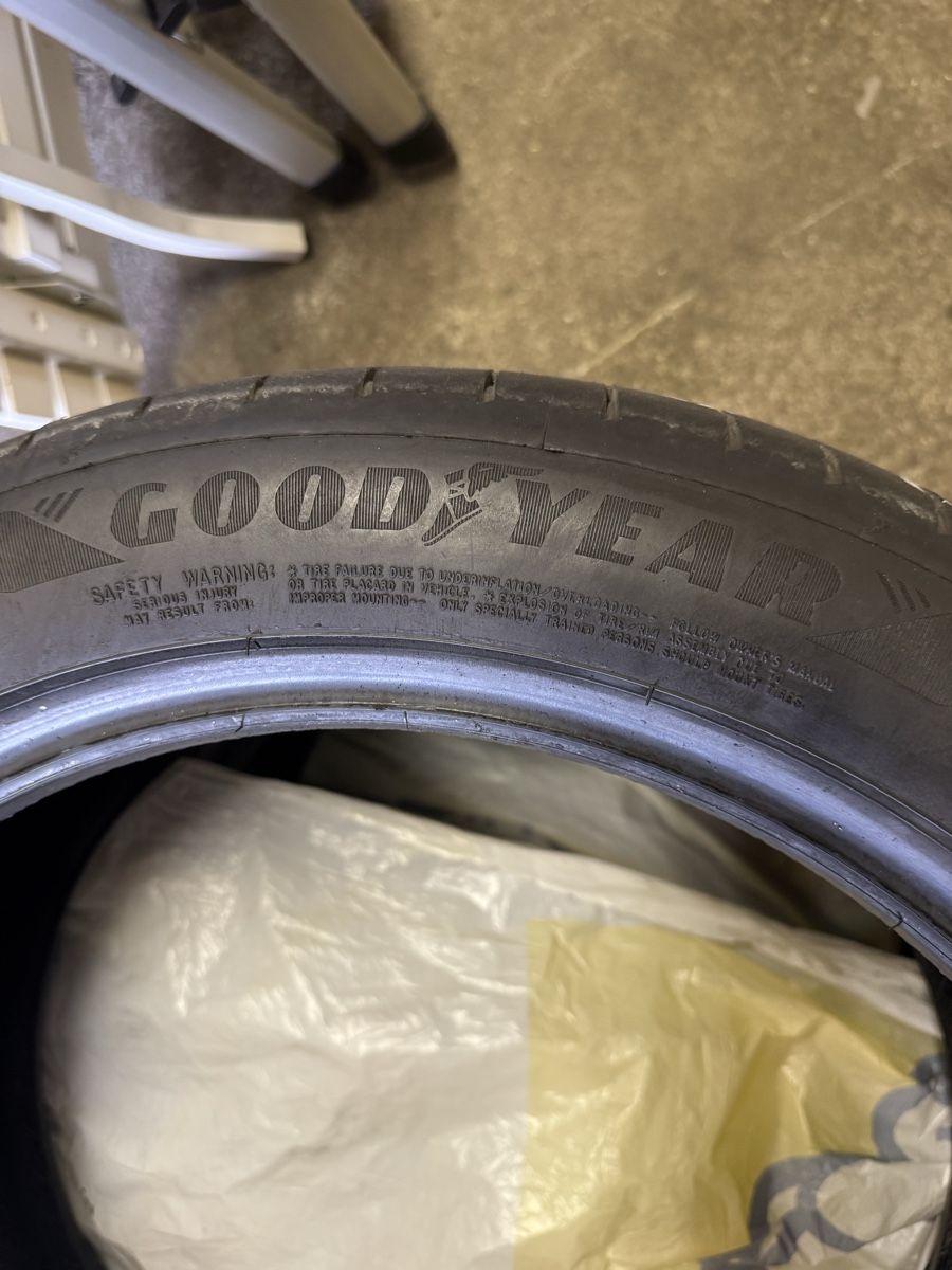 Goodyear Tutti pezzi di ricambio auto: Reifen Goodyear – Usato da Winterthur venduto da 11aldina 5