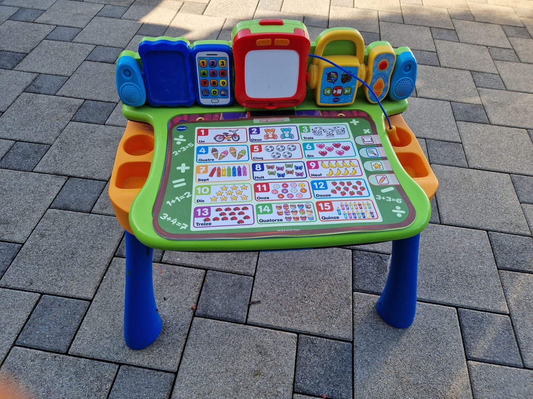 Vtech Jouets: Table d'apprentissage interactive Vtech bilingue – D'occasion à La Roche FR par fam_f72v