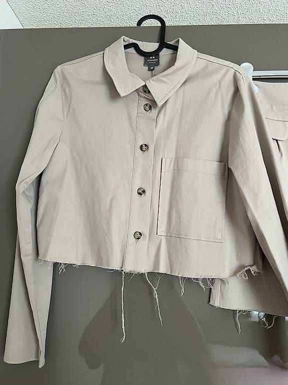 Completi & Tailleur: elegantes set – Usato da Bretzwil venduto da .Schoggi. 2